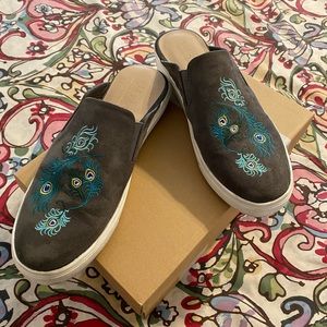 Like new beautiful slip on mules.